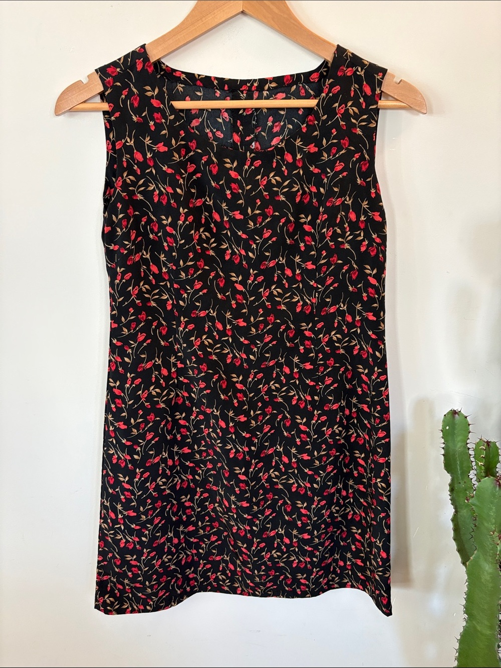 Handmade Sleeveless Black Floral Shift Dress with Red Buds